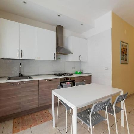 Arts House Apartment Bari Exterior foto
