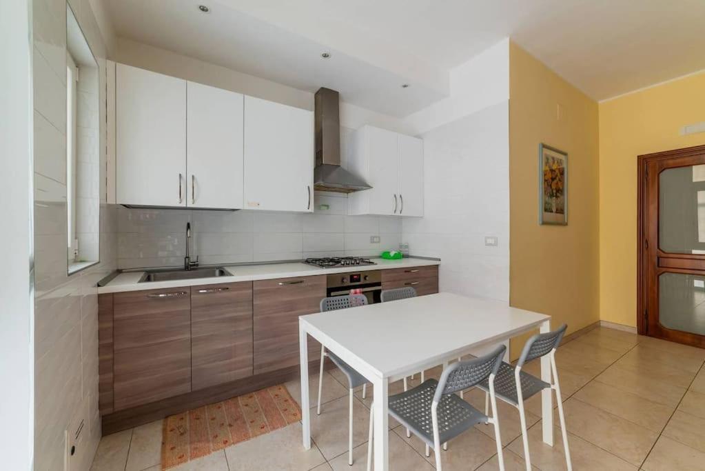 Arts House Apartment Bari Exterior foto